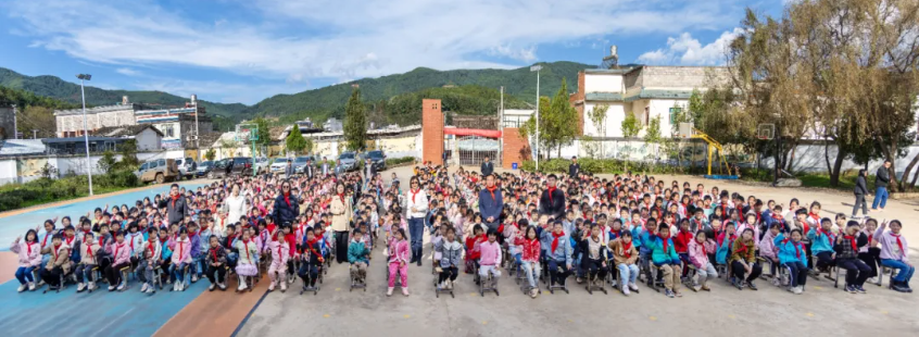 以点滴之力筑梦未来，共鉴中国教育从贫瘠走向繁荣——回访天威苗圃希望小学